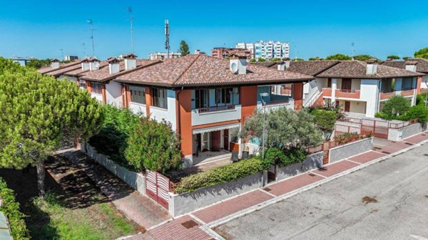 casa indipendente in vendita a Comacchio in zona Lido di Pomposa