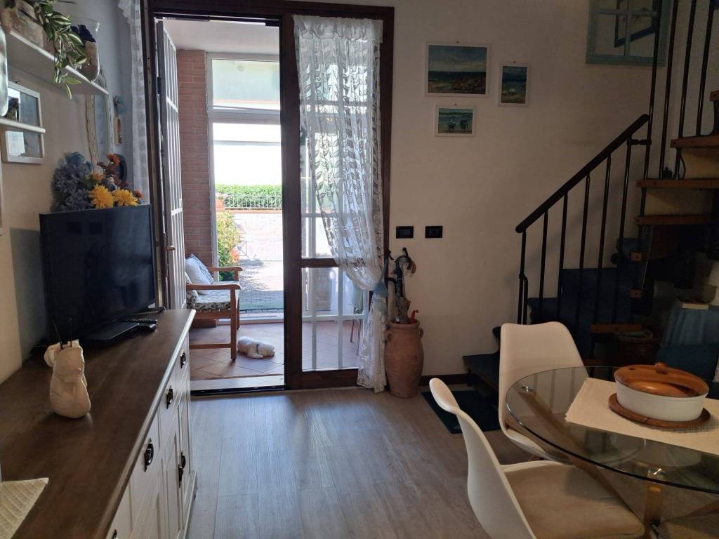 casa indipendente in vendita a Comacchio in zona Lido degli Estensi