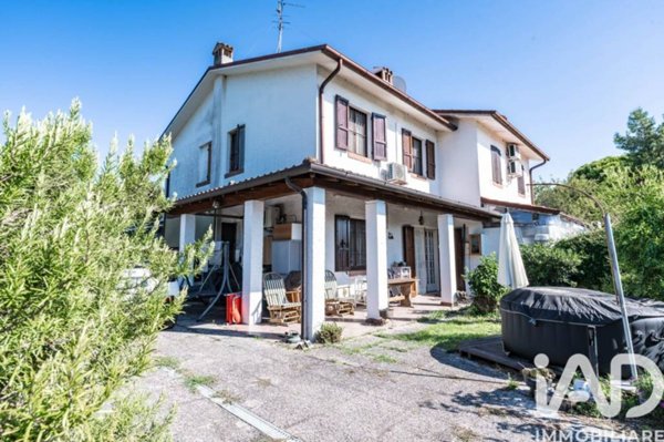 casa indipendente in vendita a Comacchio in zona Lido delle Nazioni
