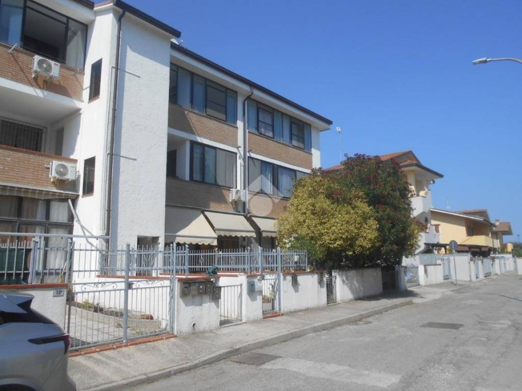 appartamento in vendita a Comacchio in zona Porto Garibaldi