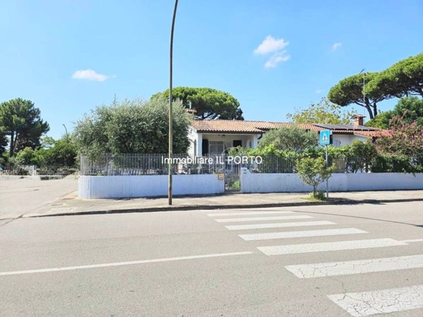 casa indipendente in vendita a Comacchio in zona Lido delle Nazioni