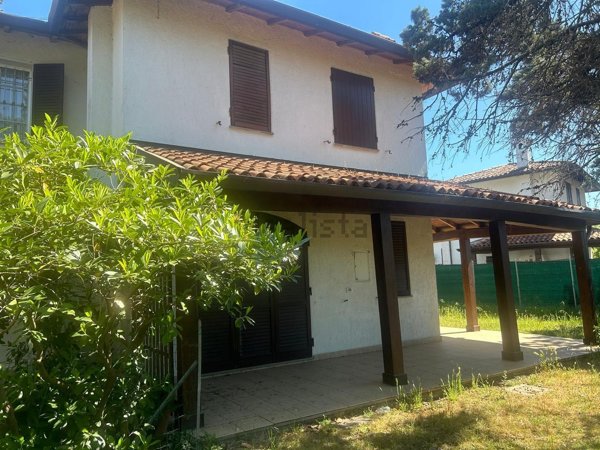 casa indipendente in vendita a Comacchio in zona Lido delle Nazioni