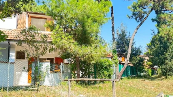 casa indipendente in vendita a Comacchio in zona Lido di Spina