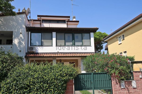 casa indipendente in vendita a Comacchio in zona Lido degli Estensi