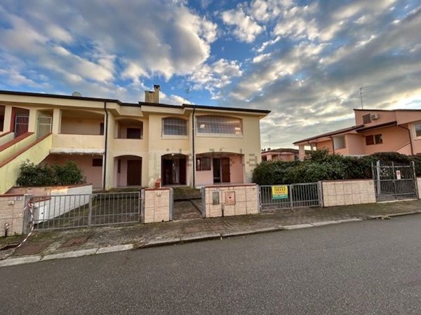 casa indipendente in vendita a Comacchio in zona Lido degli Scacchi