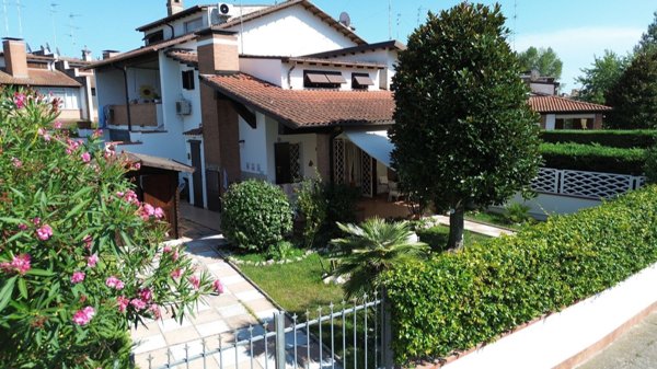 casa indipendente in vendita a Comacchio in zona Lido delle Nazioni