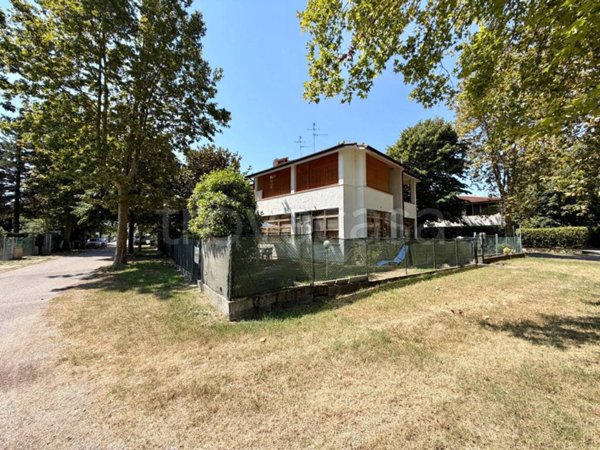 casa indipendente in vendita a Comacchio in zona Lido degli Scacchi