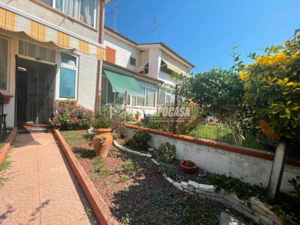 casa indipendente in vendita a Comacchio in zona Lido di Pomposa