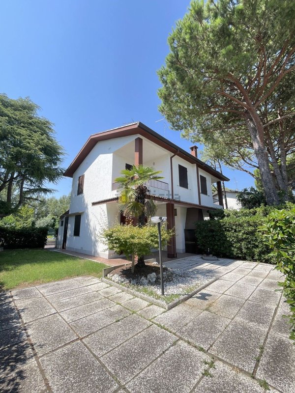 casa indipendente in vendita a Comacchio in zona Lido degli Estensi