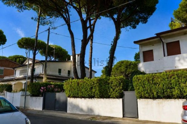 casa indipendente in vendita a Comacchio in zona Lido di Spina