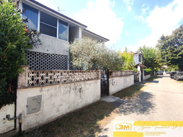 casa indipendente in vendita a Comacchio in zona Lido degli Scacchi