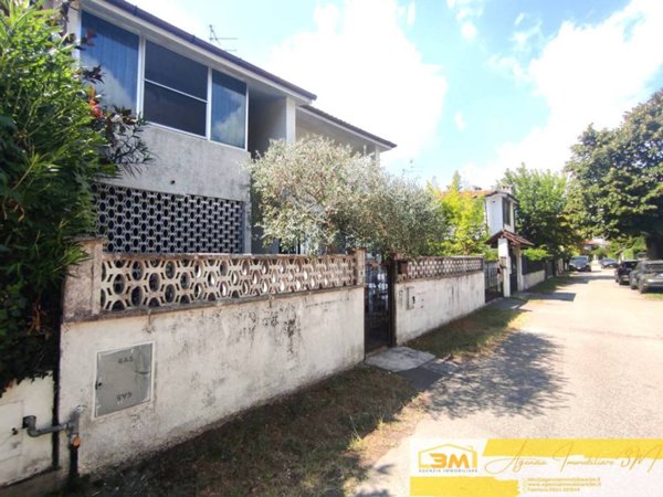 casa indipendente in vendita a Comacchio in zona San Giuseppe