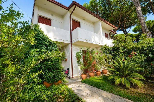 casa indipendente in vendita a Comacchio in zona Lido di Spina