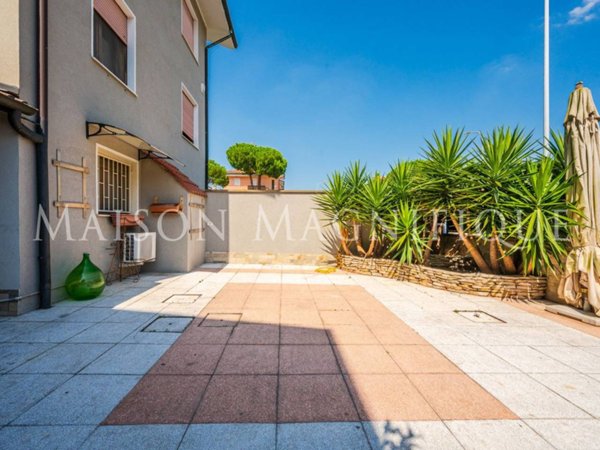 casa indipendente in vendita a Comacchio in zona Volania
