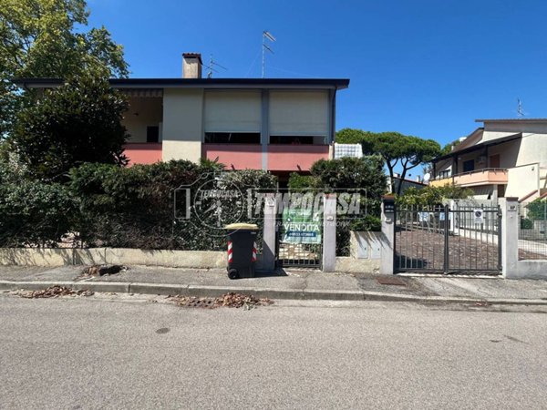appartamento in vendita a Comacchio in zona Lido di Volano
