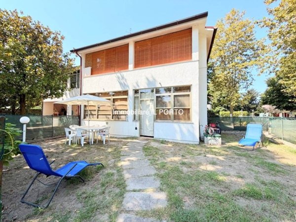 appartamento in vendita a Comacchio in zona Lido degli Scacchi