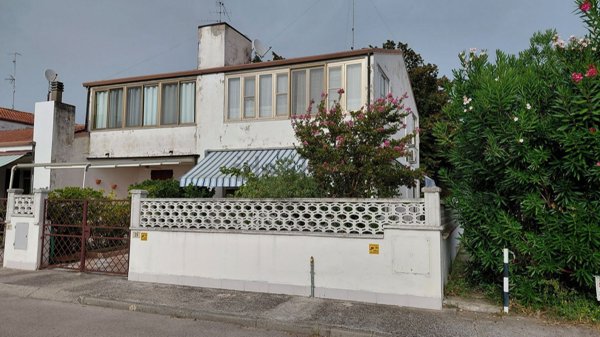 appartamento in vendita a Comacchio in zona Lido di Volano