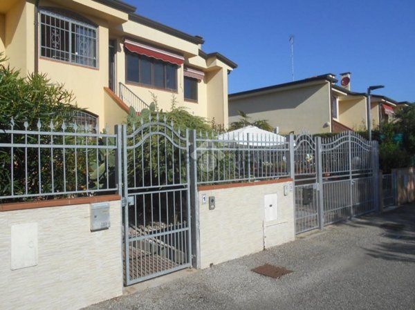 appartamento in vendita a Comacchio in zona Lido degli Scacchi