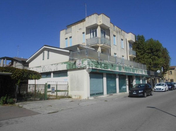 appartamento in vendita a Comacchio in zona Porto Garibaldi