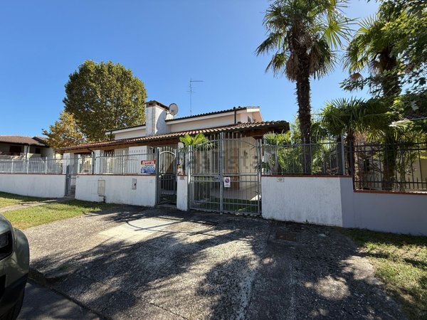 casa indipendente in vendita a Comacchio in zona Lido di Pomposa