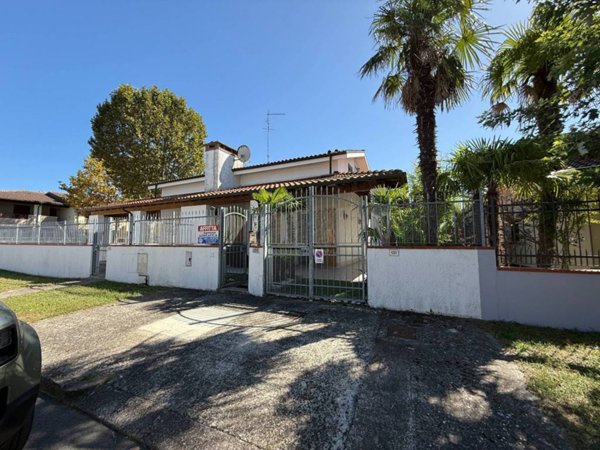 casa indipendente in vendita a Comacchio in zona Lido di Pomposa