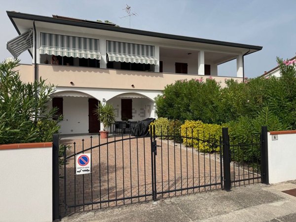 casa indipendente in vendita a Comacchio in zona Lido degli Scacchi