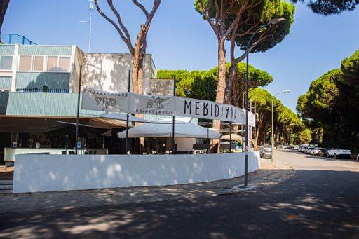 negozio in vendita a Comacchio in zona Lido di Spina