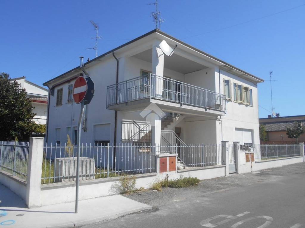 appartamento in vendita a Comacchio in zona Porto Garibaldi