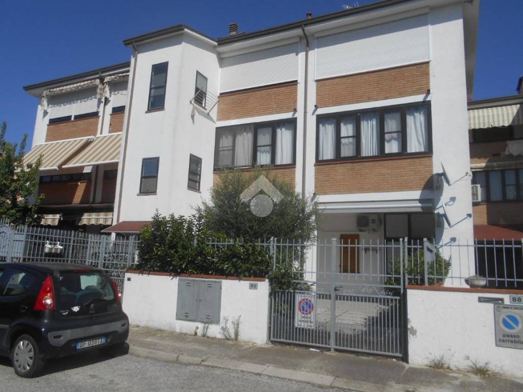appartamento in vendita a Comacchio in zona Porto Garibaldi