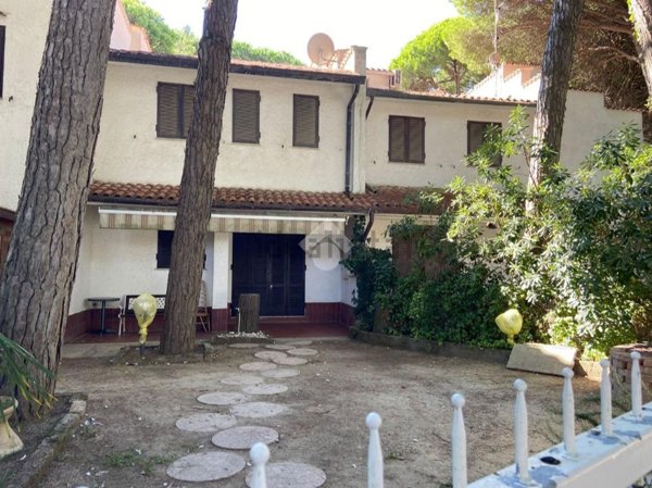 casa indipendente in vendita a Comacchio in zona Lido degli Estensi