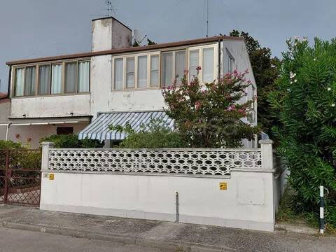 appartamento in vendita a Comacchio in zona Lido di Volano
