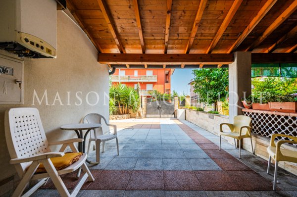 casa indipendente in vendita a Comacchio in zona Volania