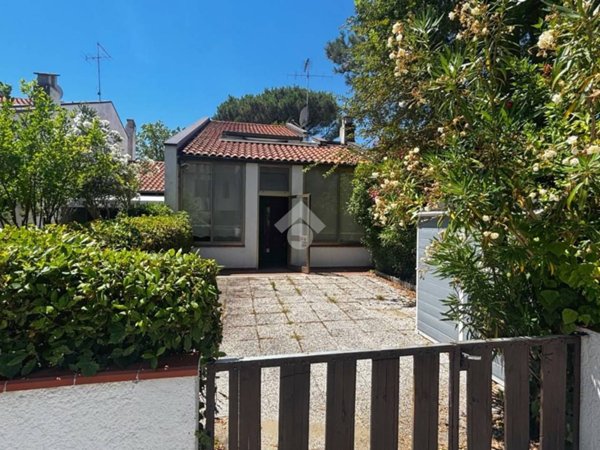 casa indipendente in vendita a Comacchio in zona Lido di Spina