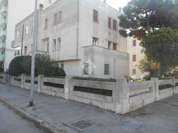 appartamento in vendita a Comacchio in zona Porto Garibaldi