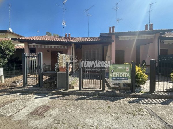 casa indipendente in vendita a Comacchio in zona Lido delle Nazioni