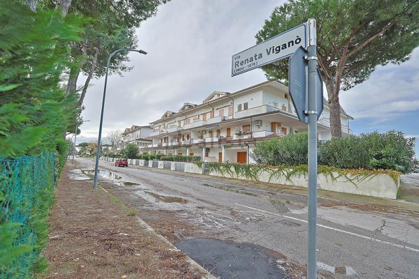 box auto in vendita a Comacchio in zona Lido degli Estensi