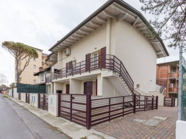 casa indipendente in vendita a Comacchio in zona Lido degli Estensi