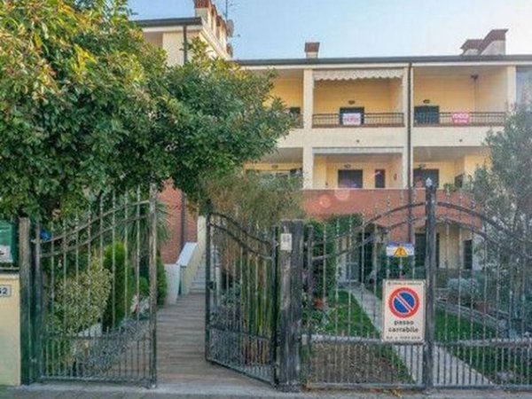 casa indipendente in vendita a Comacchio in zona Lido degli Estensi