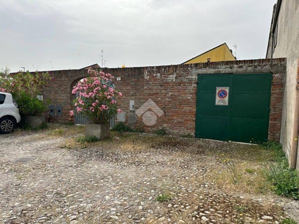 box auto in vendita a Comacchio