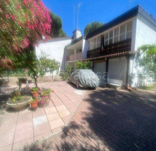 casa indipendente in vendita a Comacchio in zona Lido di Spina