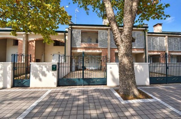casa indipendente in vendita a Comacchio in zona Lido delle Nazioni