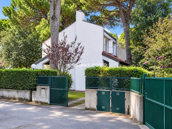 casa indipendente in vendita a Comacchio in zona Lido degli Estensi
