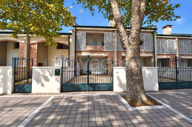 casa indipendente in vendita a Comacchio in zona Lido delle Nazioni