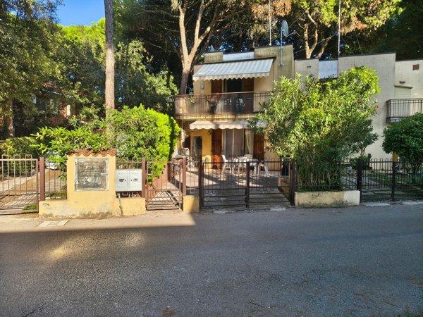 casa indipendente in vendita a Comacchio in zona Lido degli Estensi