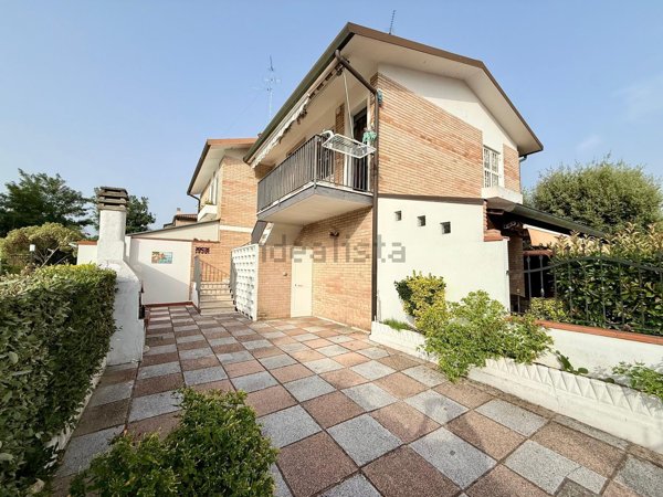 casa indipendente in vendita a Comacchio in zona Lido delle Nazioni