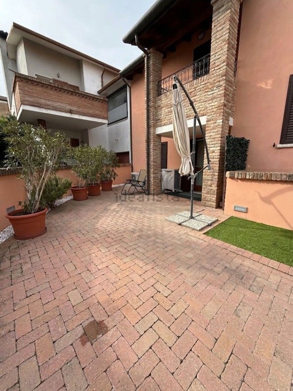 casa indipendente in vendita a Comacchio in zona Porto Garibaldi