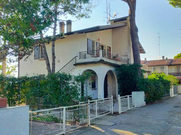 casa indipendente in vendita a Comacchio in zona Lido di Spina