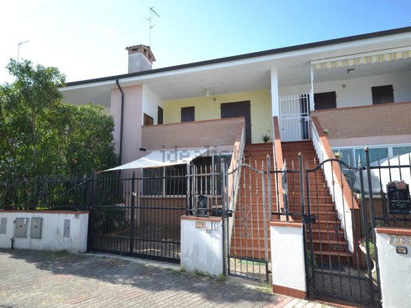 casa indipendente in vendita a Comacchio in zona Lido delle Nazioni