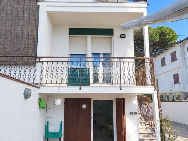 casa indipendente in vendita a Comacchio in zona Lido di Spina