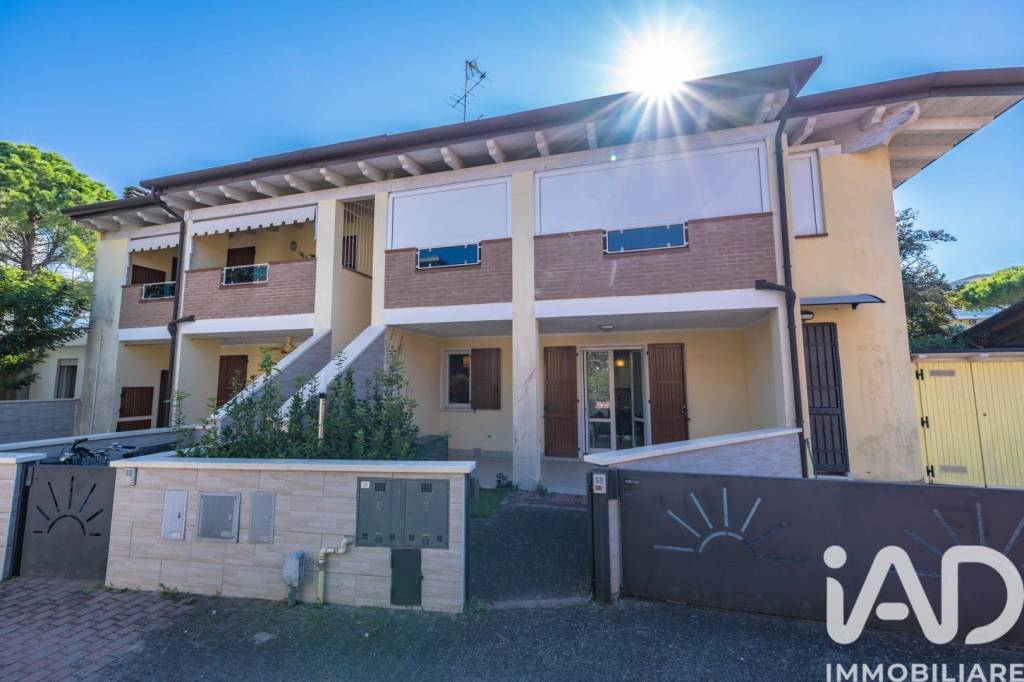 casa indipendente in vendita a Comacchio in zona Lido delle Nazioni